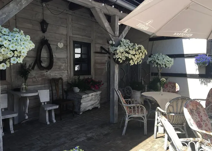 בית הארחה Stajnia Bialy Borek Biskupice Kocurów